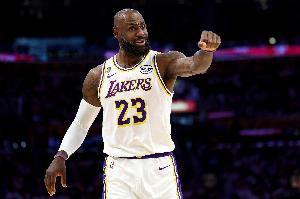 湖人vs詹姆斯直播_NBA高清免费观看_湖人vs詹姆斯比赛回放视频集锦